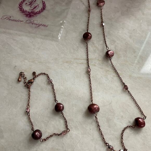 Premier Designs Necklace and bracelet set Red - Picture 3 of 6